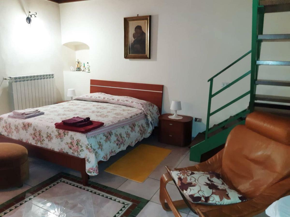 B&B Il Nespolo Salerno Bagian luar foto